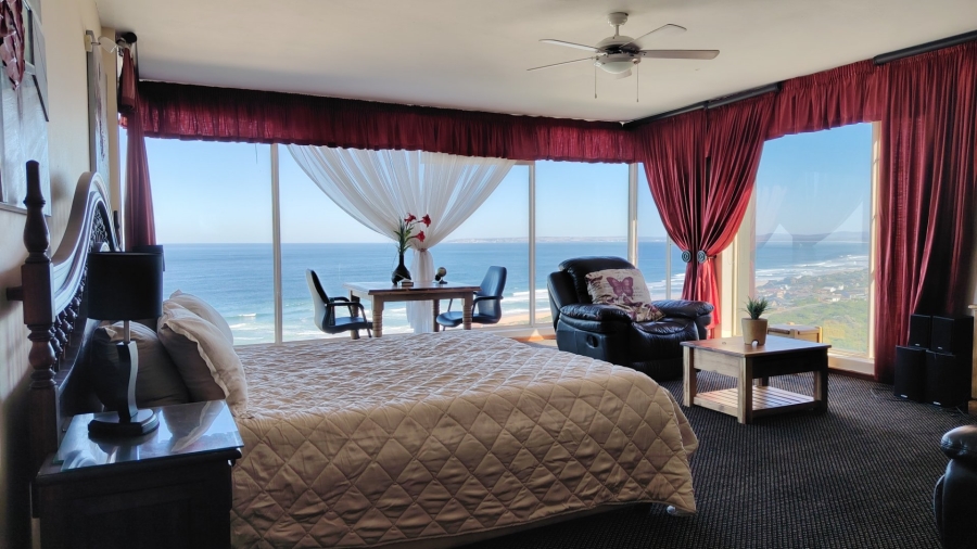 7 Bedroom Property for Sale in Outeniqua Strand Western Cape